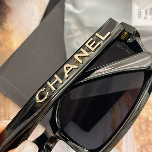 CHANEL 140mm Black Frame Dark Grey Lenses Women's Sunglasses (5408 1026/S4) - Picture 6 of 6